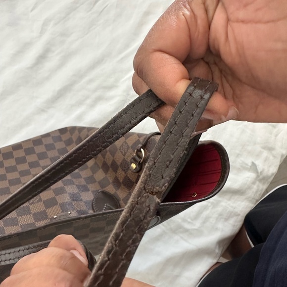 Louis Vuitton Neverfull MM purse - Picture 4 of 5